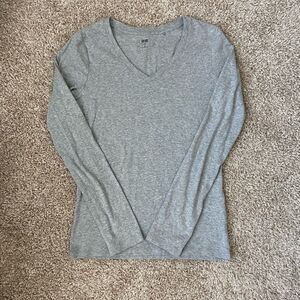 Uniqlo Gray Long Sleeve Top